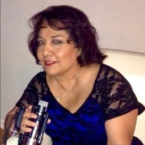 Meet your Posher, Debora